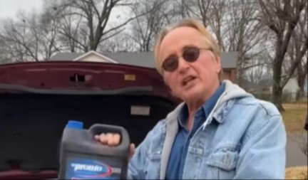 ALARM ZA SVE VOZAČE Ako ovo sipate u hladnjak automobila – UNIŠTIĆETE MOTOR! (VIDEO)